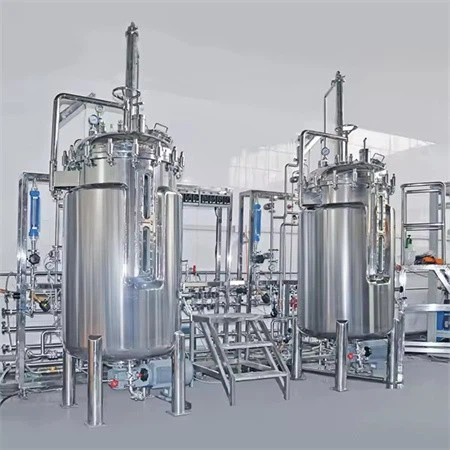 Stirred tank bioreactor